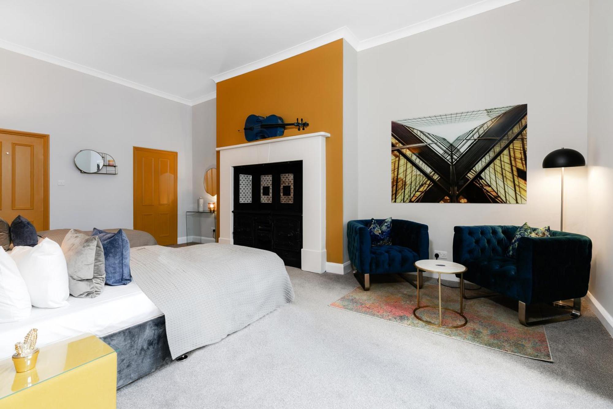 Off Oxford Circus! Large Unique Artist'S Family And Friends Home Лондон Екстер'єр фото
